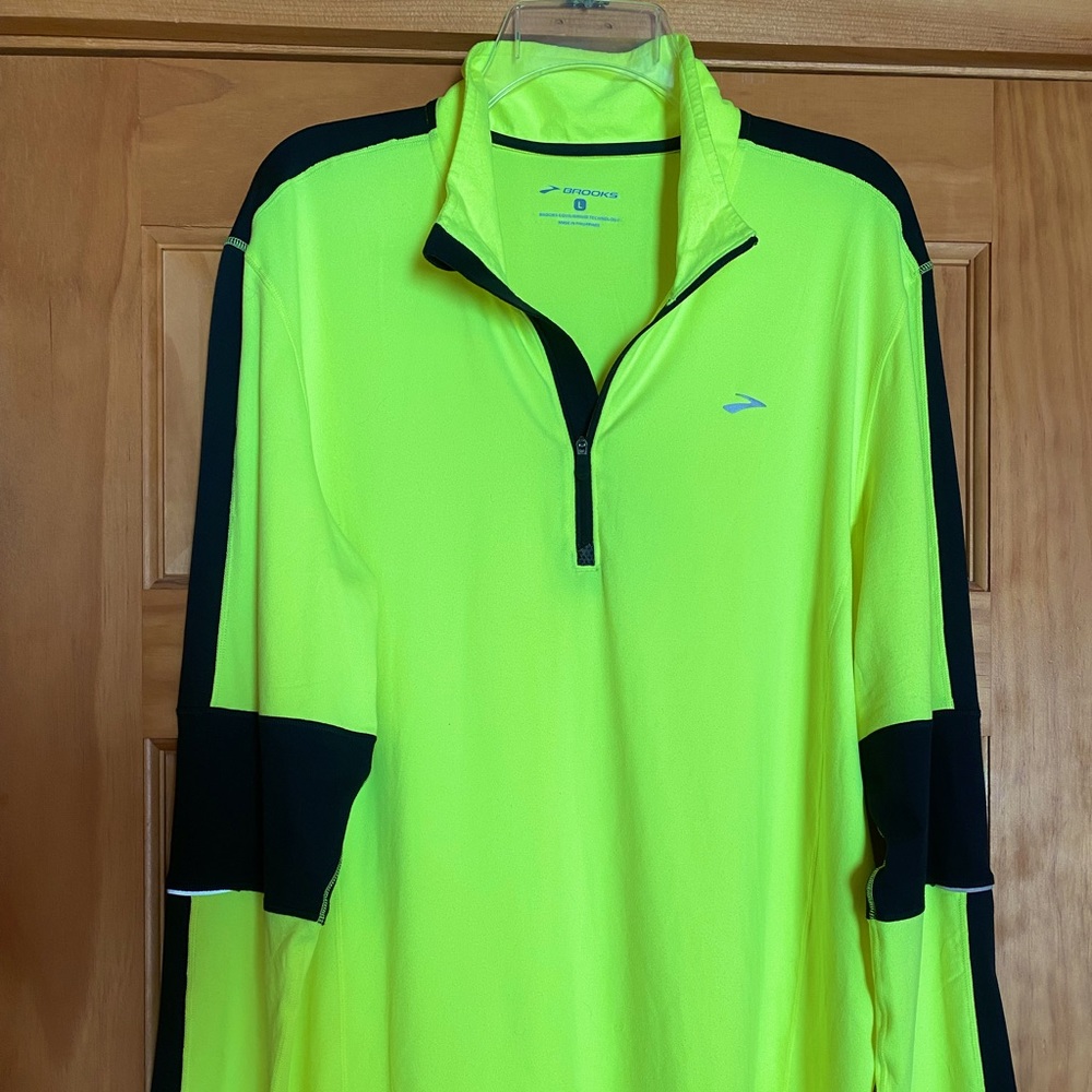 Brooks half-zip pull-over